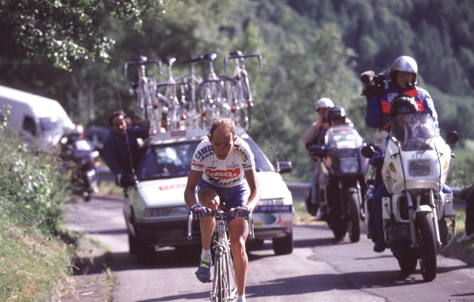 Giro d’Italia 1994. Pantani in azione sul Mortirolo nella 15a tappa Merano Aprica. Il Pirata  morto il 14 febbraio 2004 (Bettini)